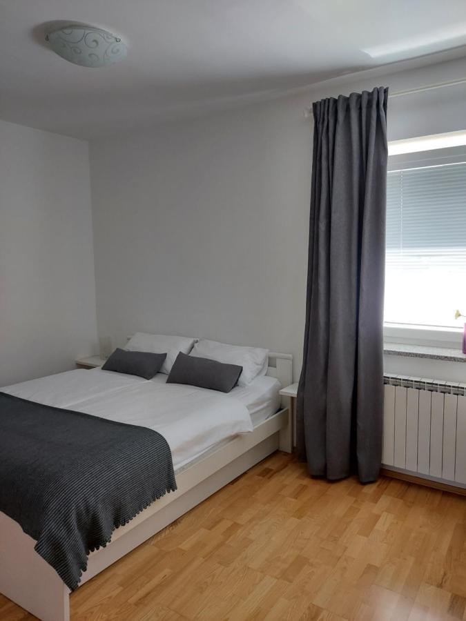 Guesthouse Pri Mihelovih Sežana エクステリア 写真
