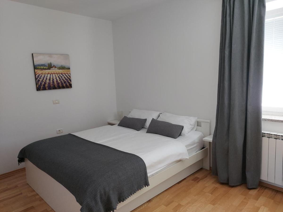 Guesthouse Pri Mihelovih Sežana エクステリア 写真